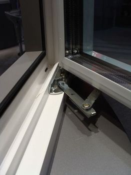 Okno PCV Internorm z nakładkami aluminiowymi