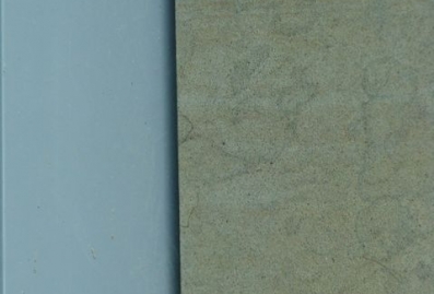 Dom w budowie. Połączenia okno - mur i szczeliny dylatacyjnej po zakryciu warstwy docieplenia z wełny mineralnej i taśmy rozprężnej