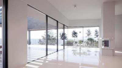 Automatyczne otwieranie panoramicznych okien Yawal Moreview z asystentem inteligentnego domu