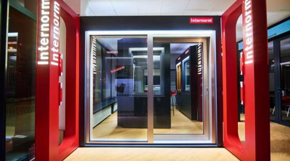 Designerski showroom okien i drzwi Internorm w Rzeszowie