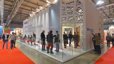 OKNOPLAST na Targach Made Expo przedstawia dwie nowości - produkty z drewna i aluminium